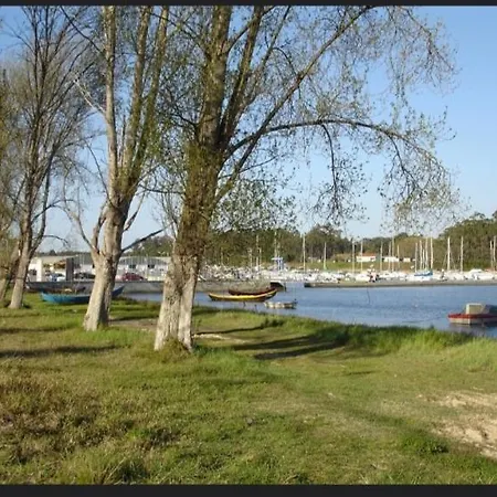 Moradia Proxima Da Do Areinho, Na Ria, E Dos Marretas